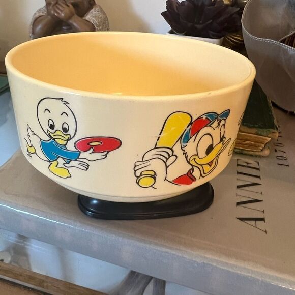Vintage Walt Disney Productions plastic Bowl with Feet Mickey Donald Duck - Picture 2 of 7